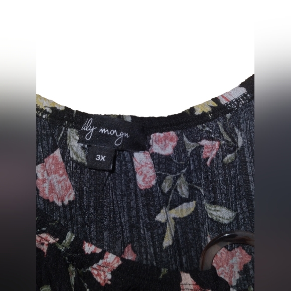Lily Morgan Black Floral Blouse Size 3X - Picture 2 of 3